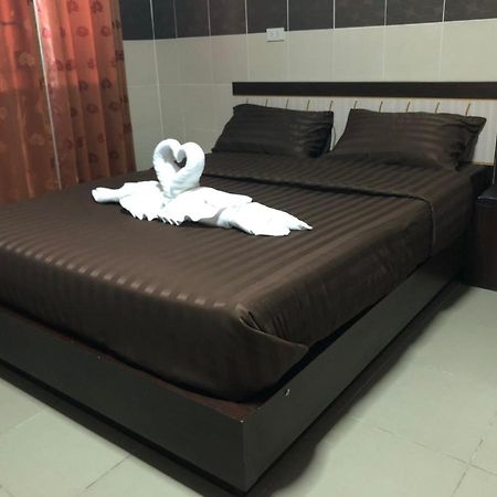 D5 Hotel สาขา มาบโป่ง Чонбури Екстериор снимка