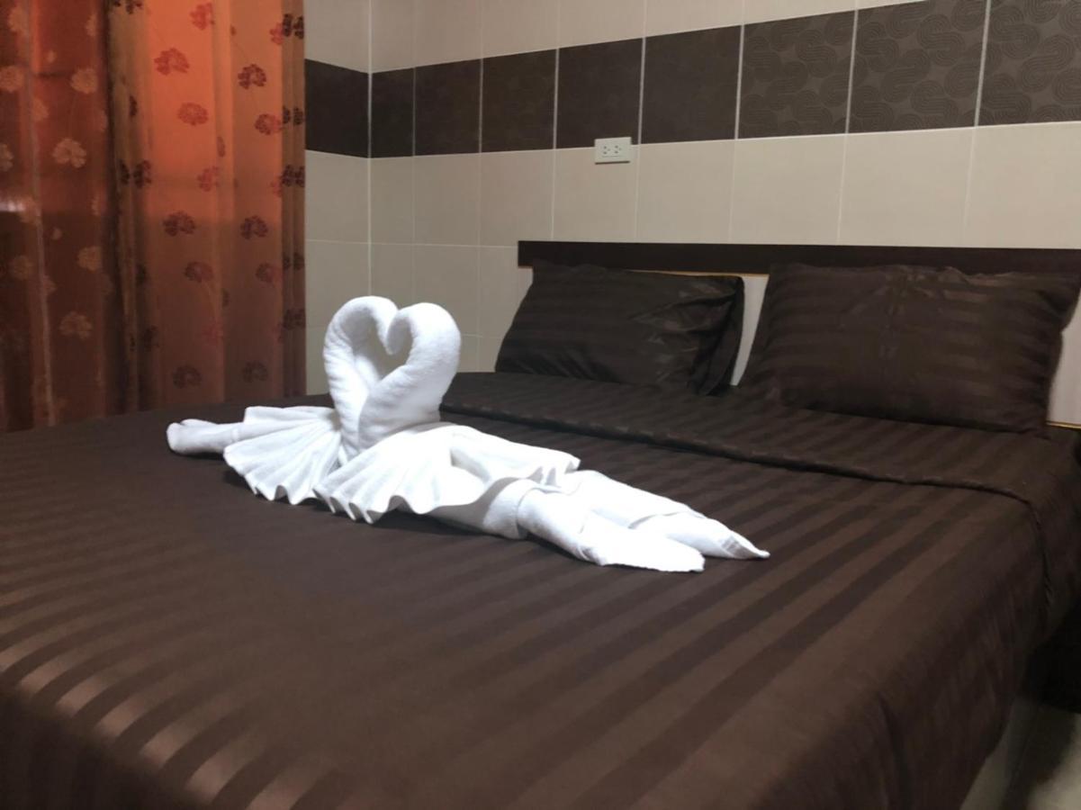 D5 Hotel สาขา มาบโป่ง Чонбури Екстериор снимка