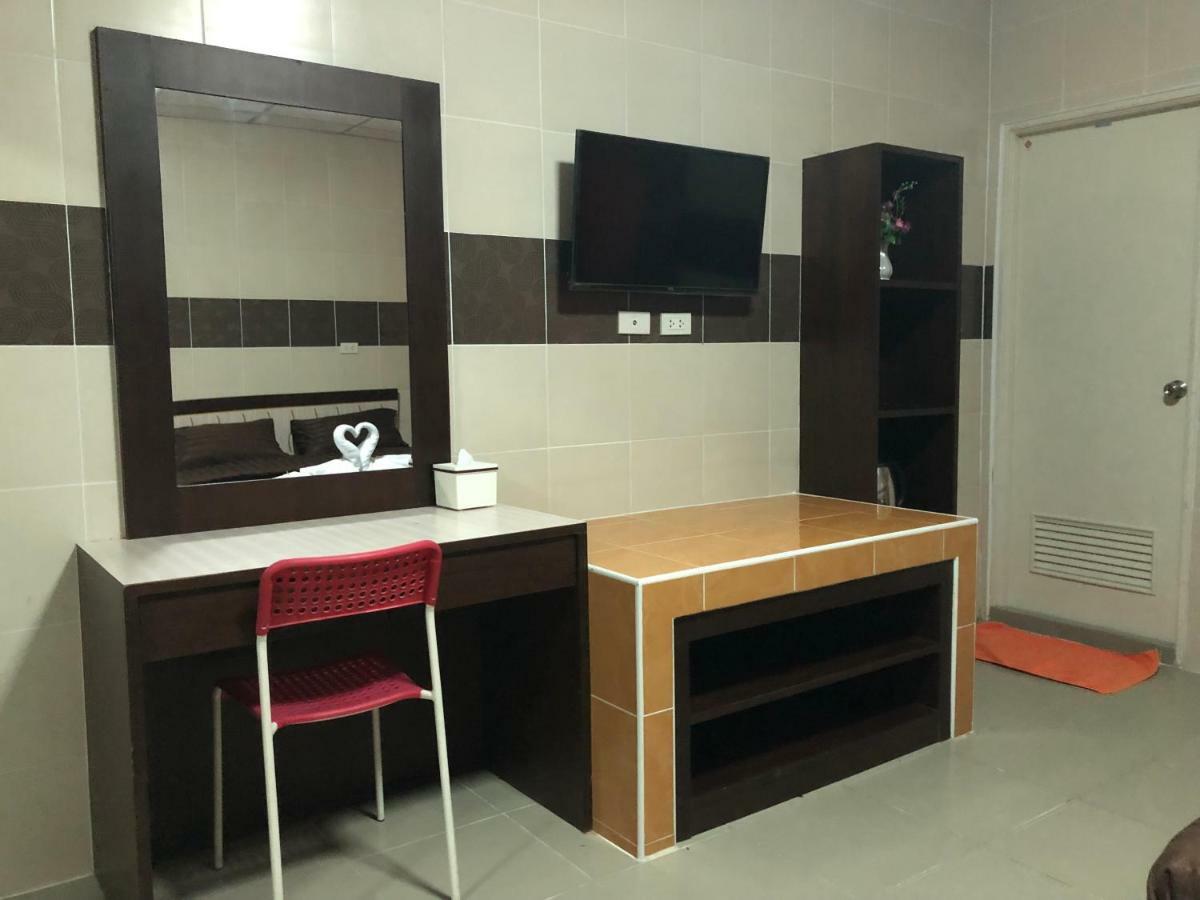 D5 Hotel สาขา มาบโป่ง Чонбури Екстериор снимка